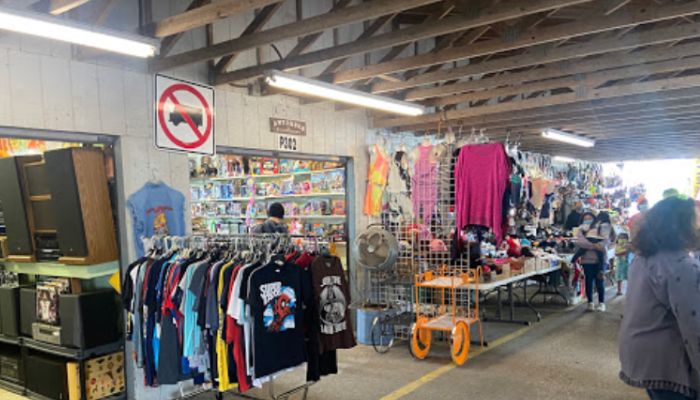 Bussey's Flea Market