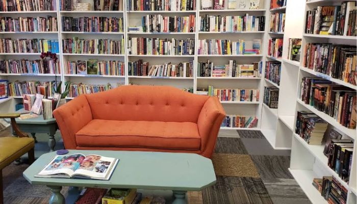 Dog Eared Books in Hampton