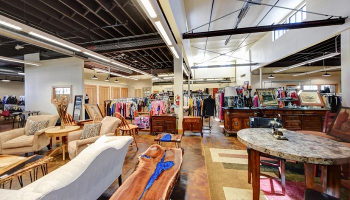 Fia's Finds in Cedar Rapids