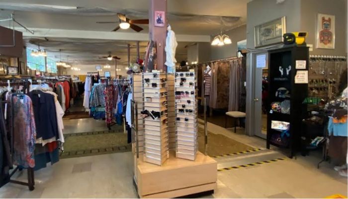 Two Big Blondes Plus Size Consignment in Bellevue
