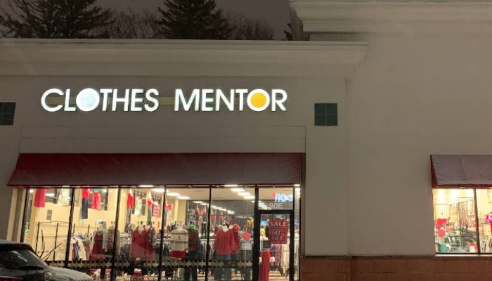 Clothes Mentor (South Windsor) in Hartford